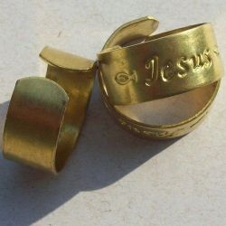 base de anel para customizar 059 Jesus em lat�o bruto. Pacote com 10 pe�as.